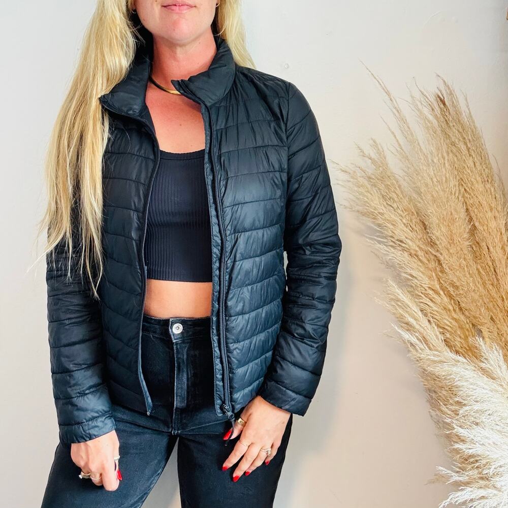 OLD NAVY ACTIVE Black Stripe Full Zip Quilted $70 Puffer Jacket Coat Pockets M
